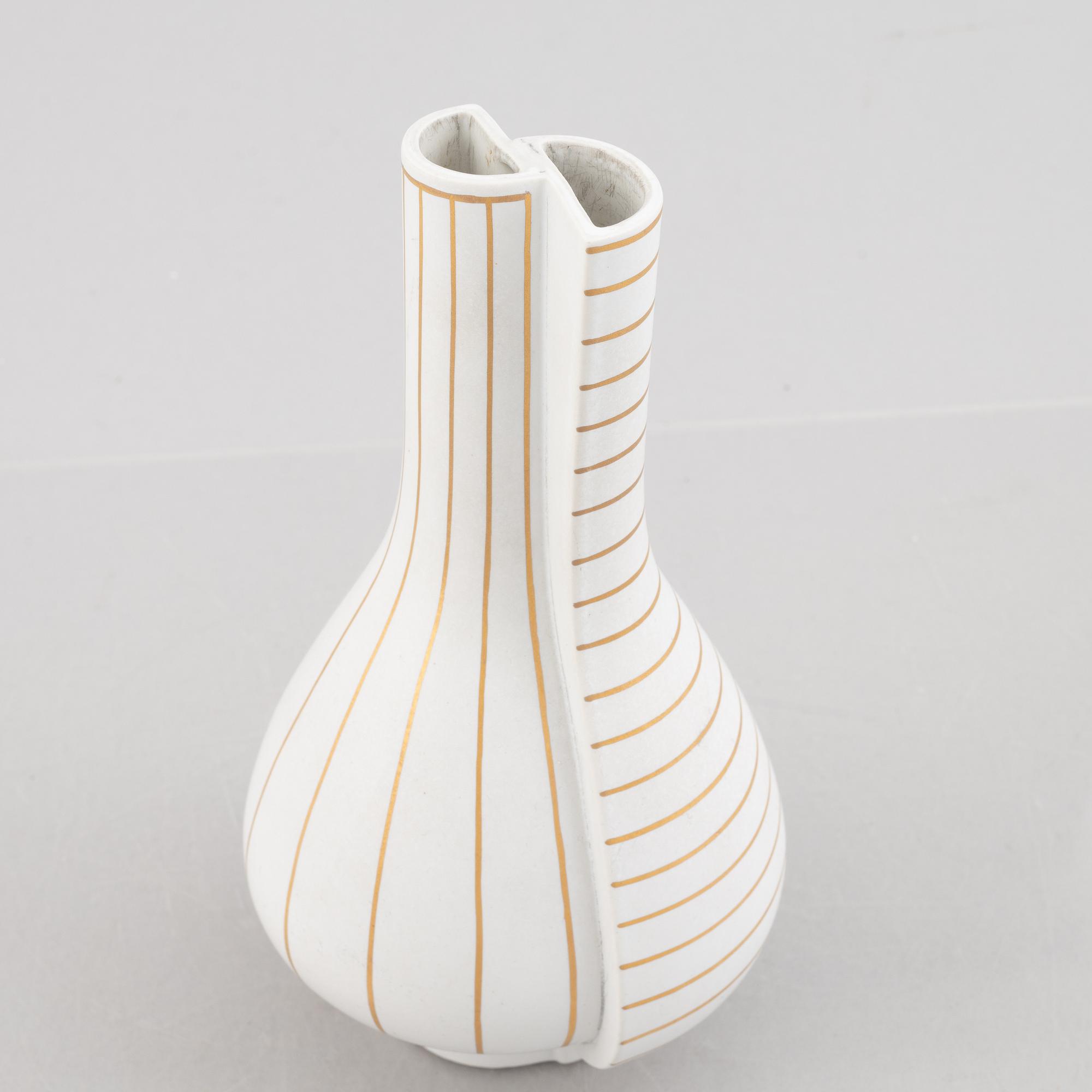 Wilhelm Kåge, a 'Guldsurrea' stoneware vase, Gustavsbergs studio.