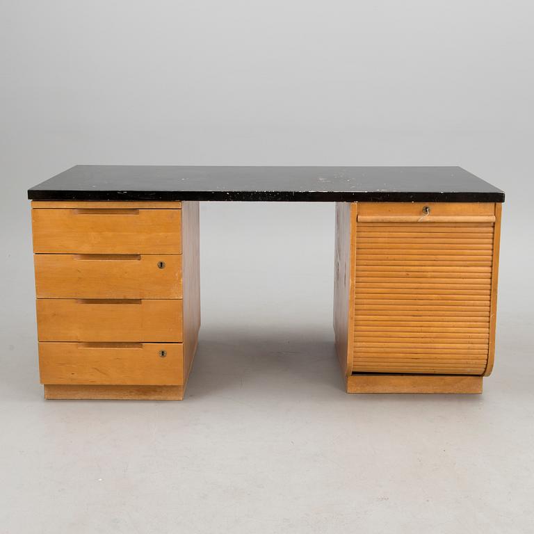 A nr 501 writing desk from the 1930s.