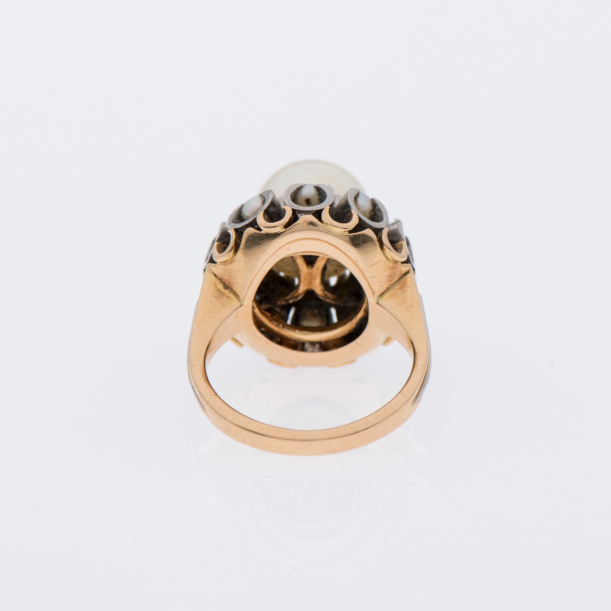 RING, odlad pärla, 14K guld. Finska kontrollstämplar.