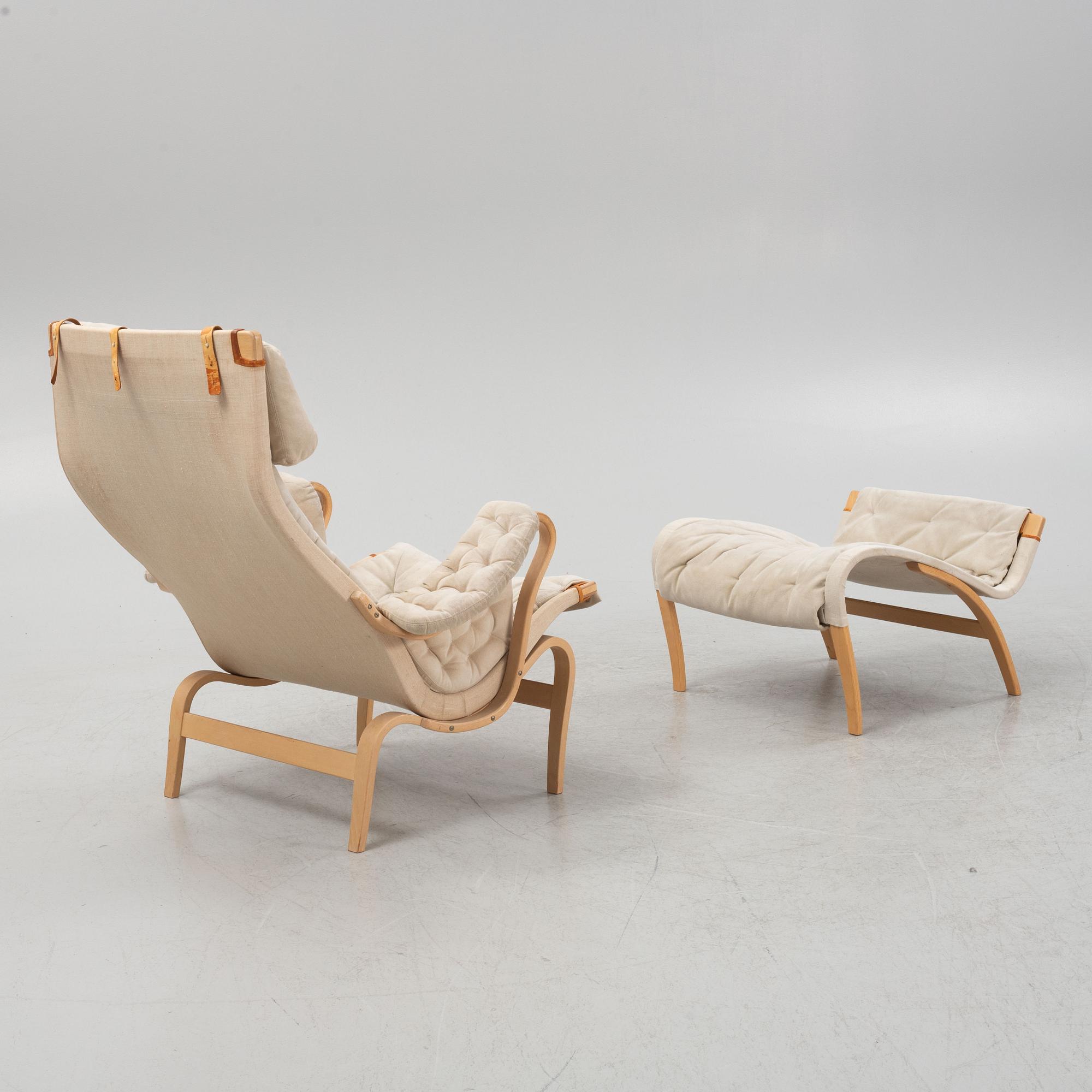 Bruno Mathsson, fåtölj med fotpall, "Pernilla", Dux.