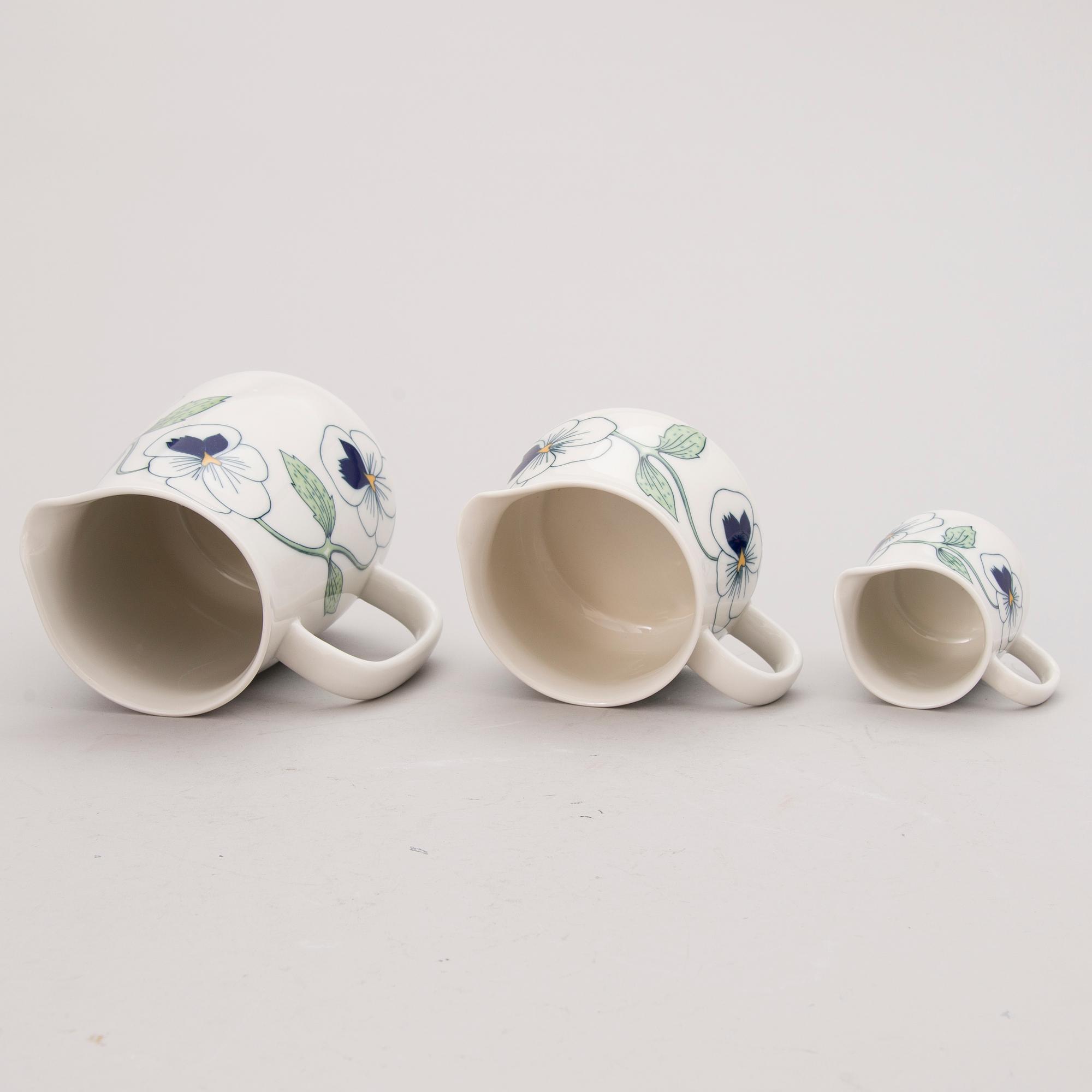 SYLVIA LEUCHOVIUS, 84 osaa, posliinia, "Sylvia", Juhla-astiasto, Rörstrand, 1900-luvun loppupuoli.