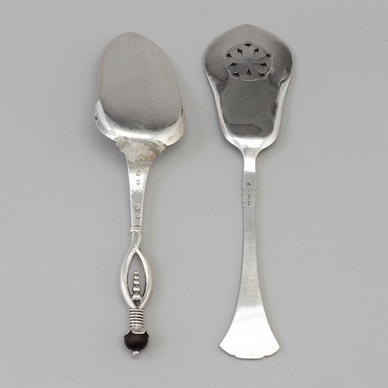 Two Danish Art Nouveau silver cake and fish servers, maker's mark Grann & Laglye, 1918 and Mogens Ballins Eftr.,