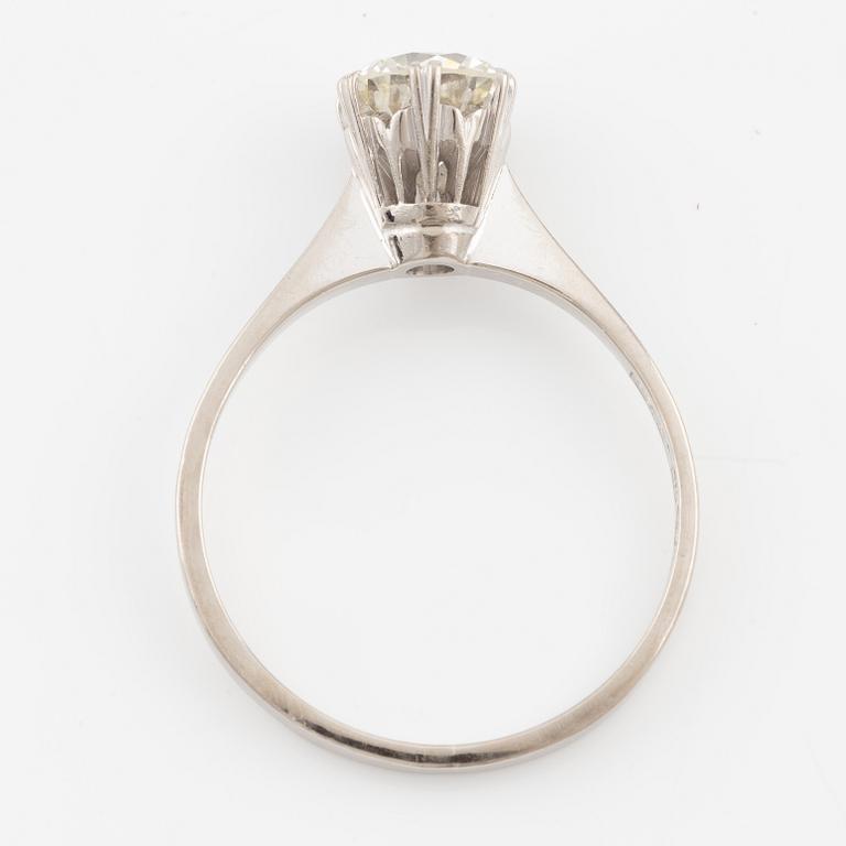 Ring, 18K vitguld med briljantslipad diamant 1.11 ct.