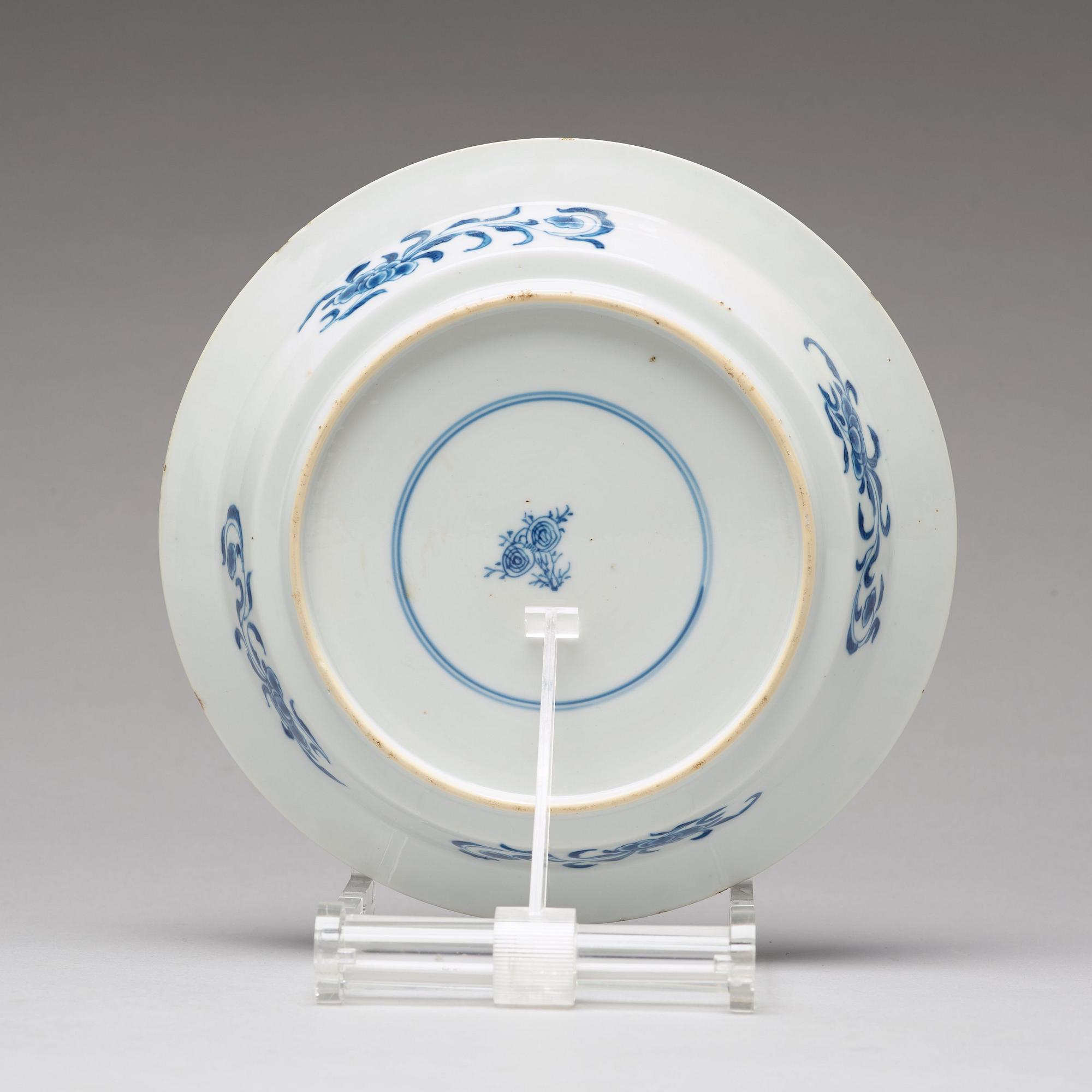 A set of 12 blue and white dishes, Qing dynasty (1644-1912).
