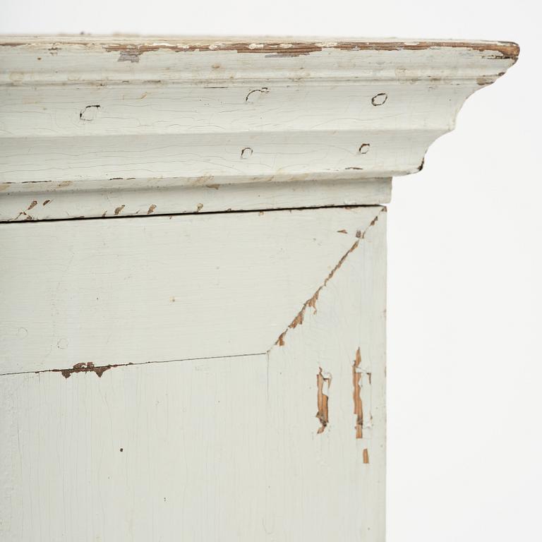 A Gustavian column-shaped cabinet, circa 1800.