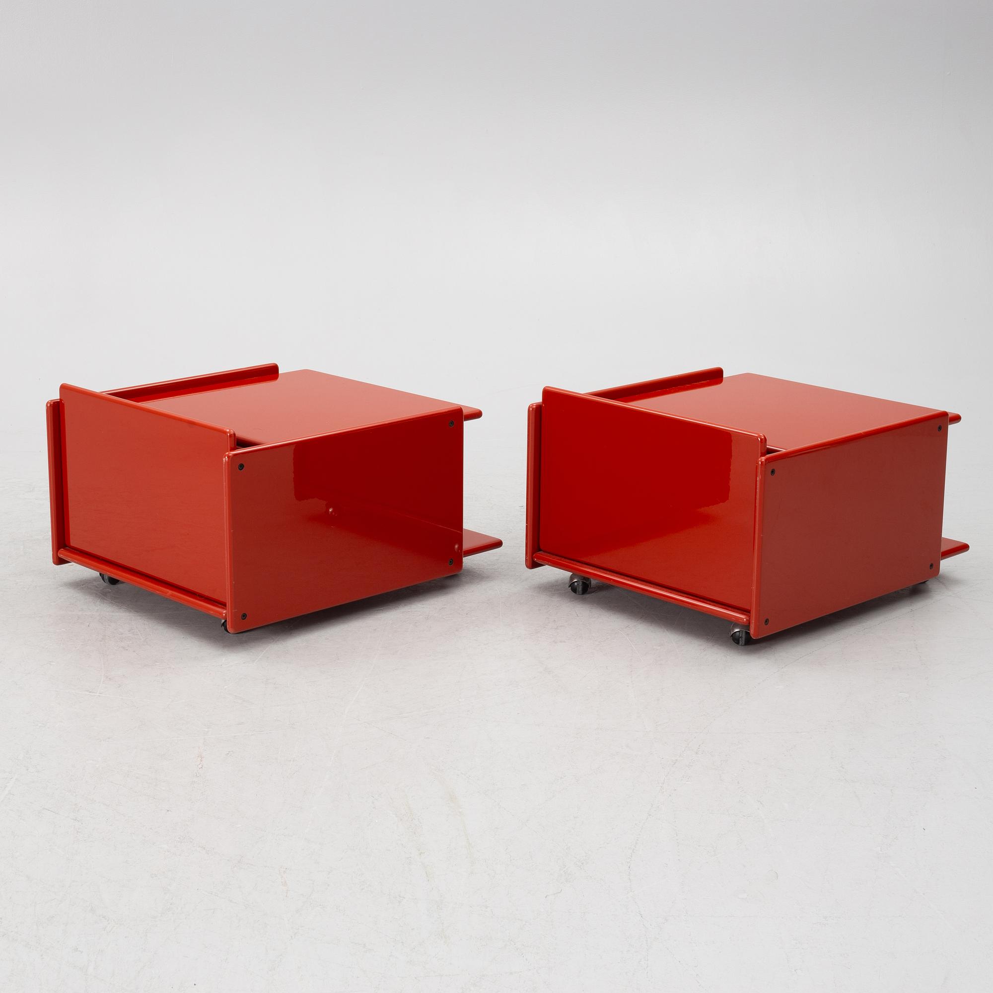 Kazuhide Takahama, A pair of side tables, Simon International, end of the 20th century.