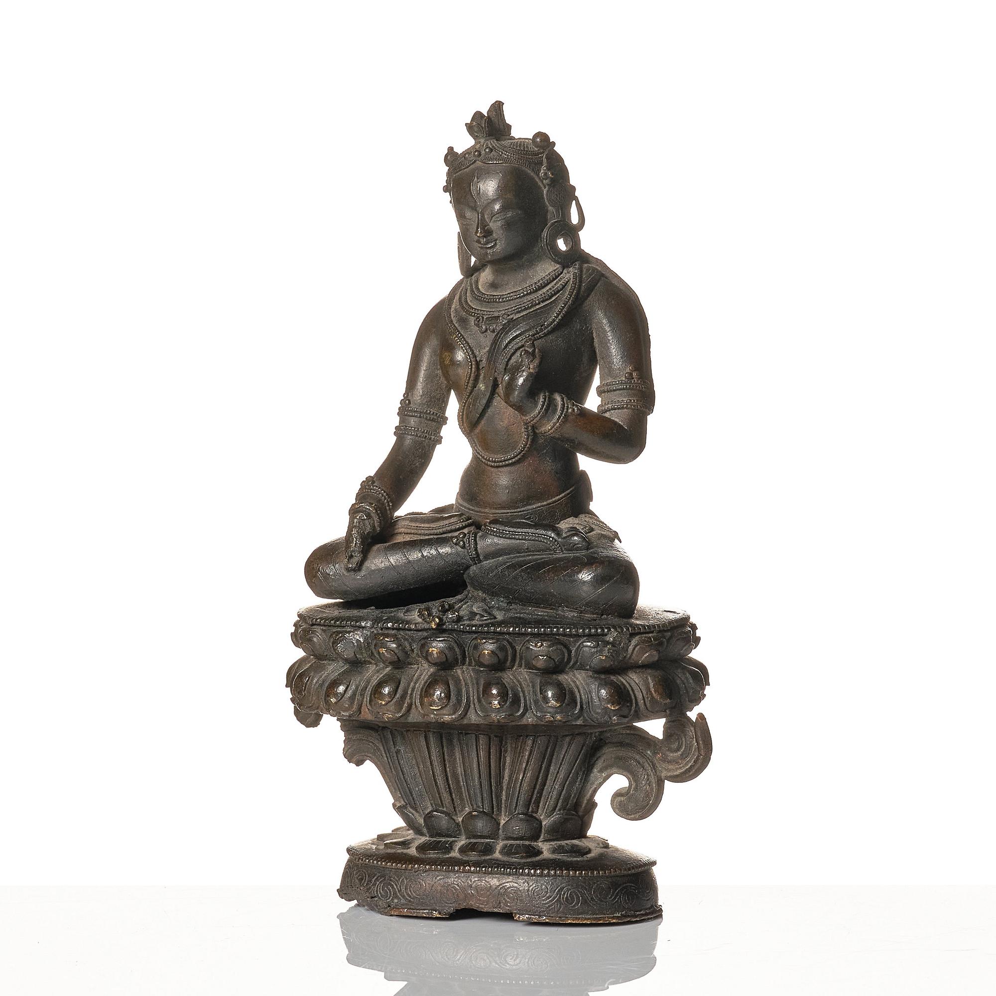Vit tara, brons. Qingdynastin, Palastil, 16/1700-tal.