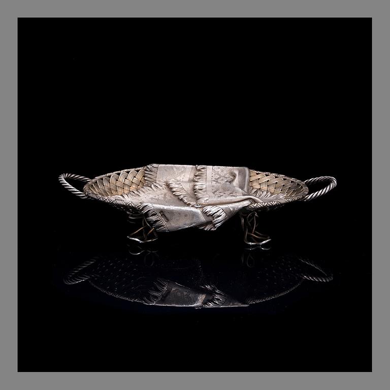 A BREAD BASKET, silver. Moscow, Petr Loskutov 1883. Weight 545 g.