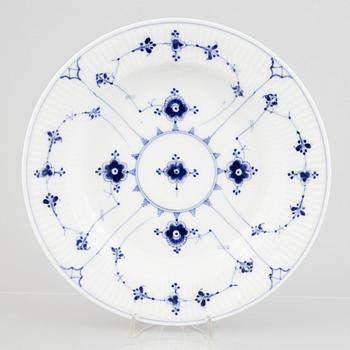 A group of five 'Blue Fluted' porcelain plates, Royal Copenhagen, model 169, 167, 326, 173, 1898-1923 and 19th century.