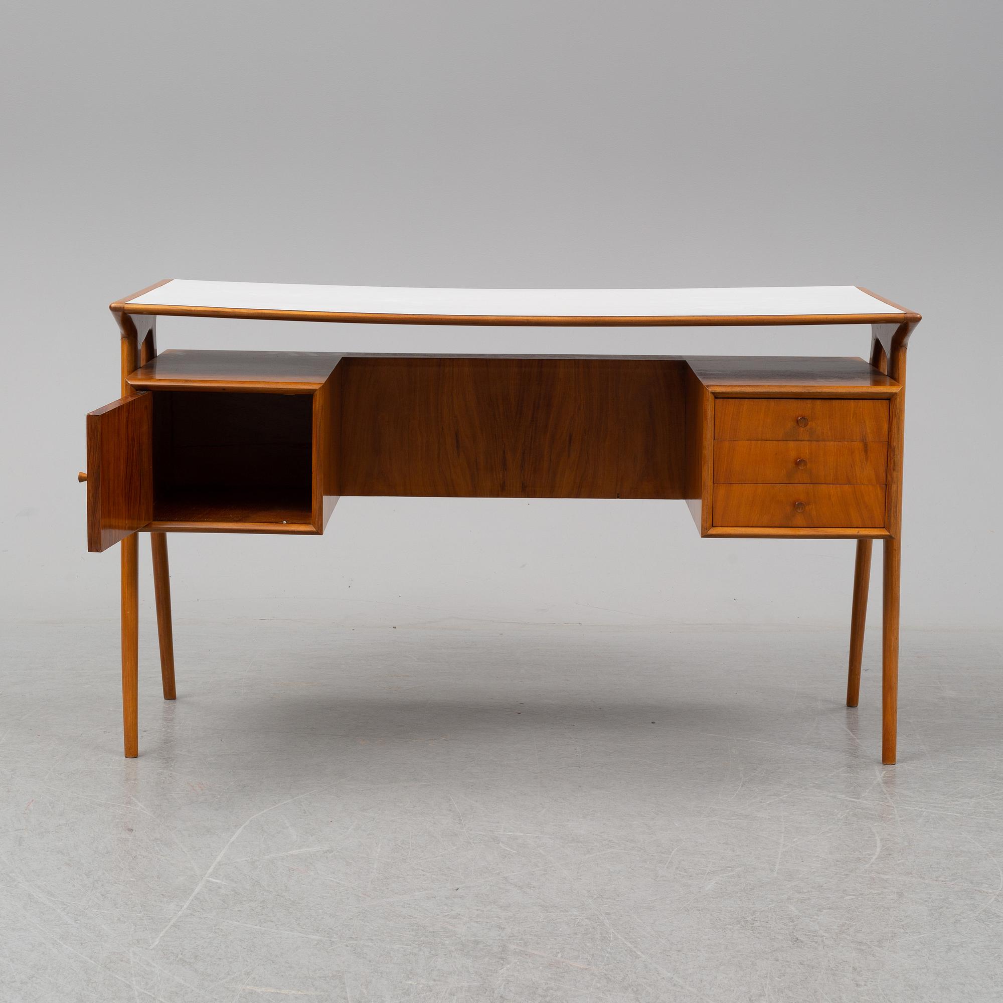 A 1950s writing desk. - Bukowskis