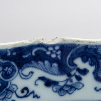 A set of two blue and white  Chinese Qianlong porselain serving dishes.