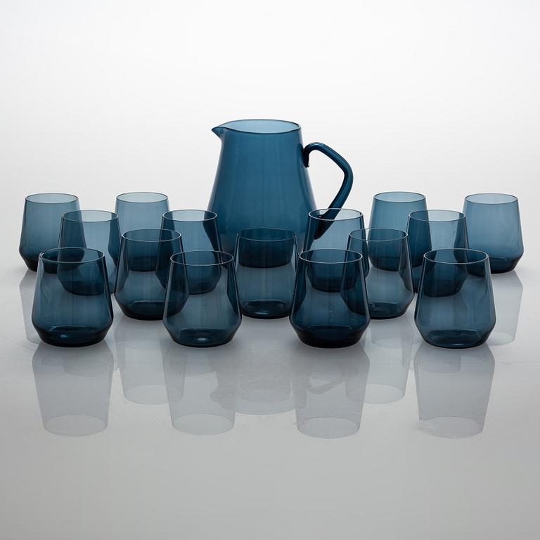 Sakari Pykälä, A pitcher and 15 'Kulma' drinking glasses for Riihimäen Lasi Oy 1956-1968.