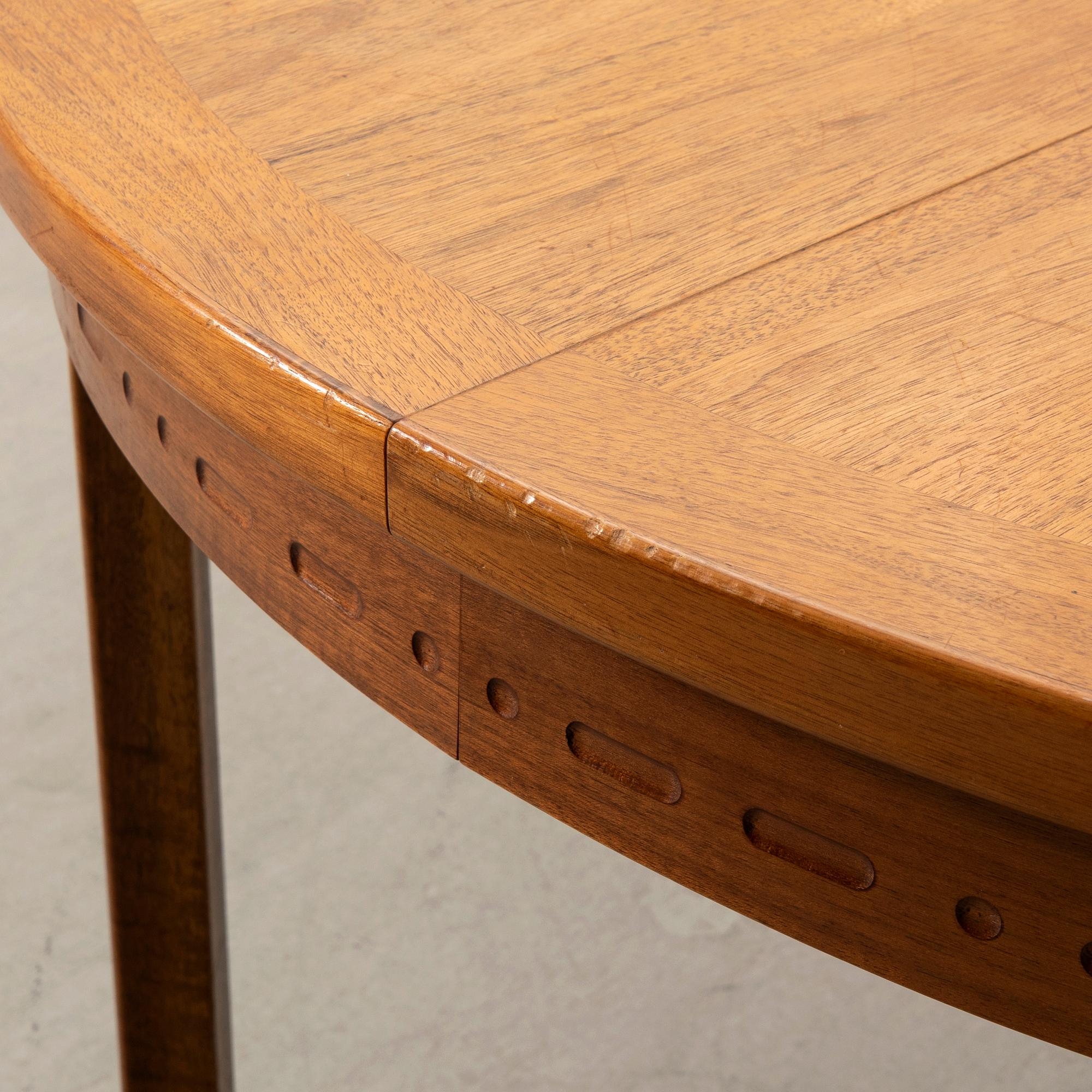Nils Jonsson, dining table "Rimbo" 1960s/70s Troeds.