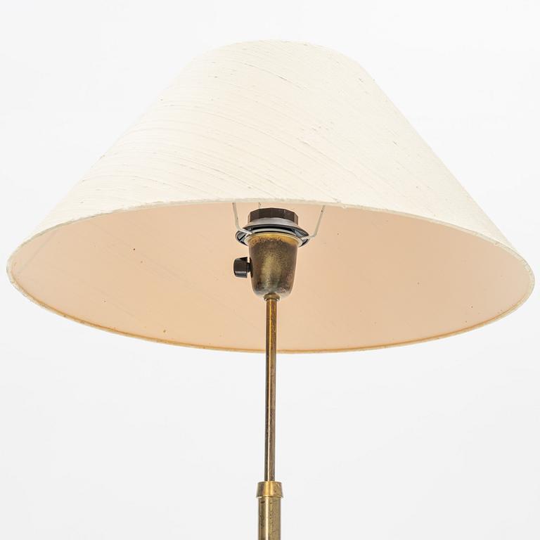 A mid 20th century floor lamp.