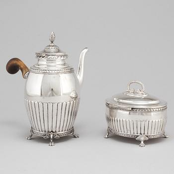 KAFFEKANNA OCH SNARLIKT SOCKERSKRIN, silver, GAB och K Andersson, 1908 och 1920.