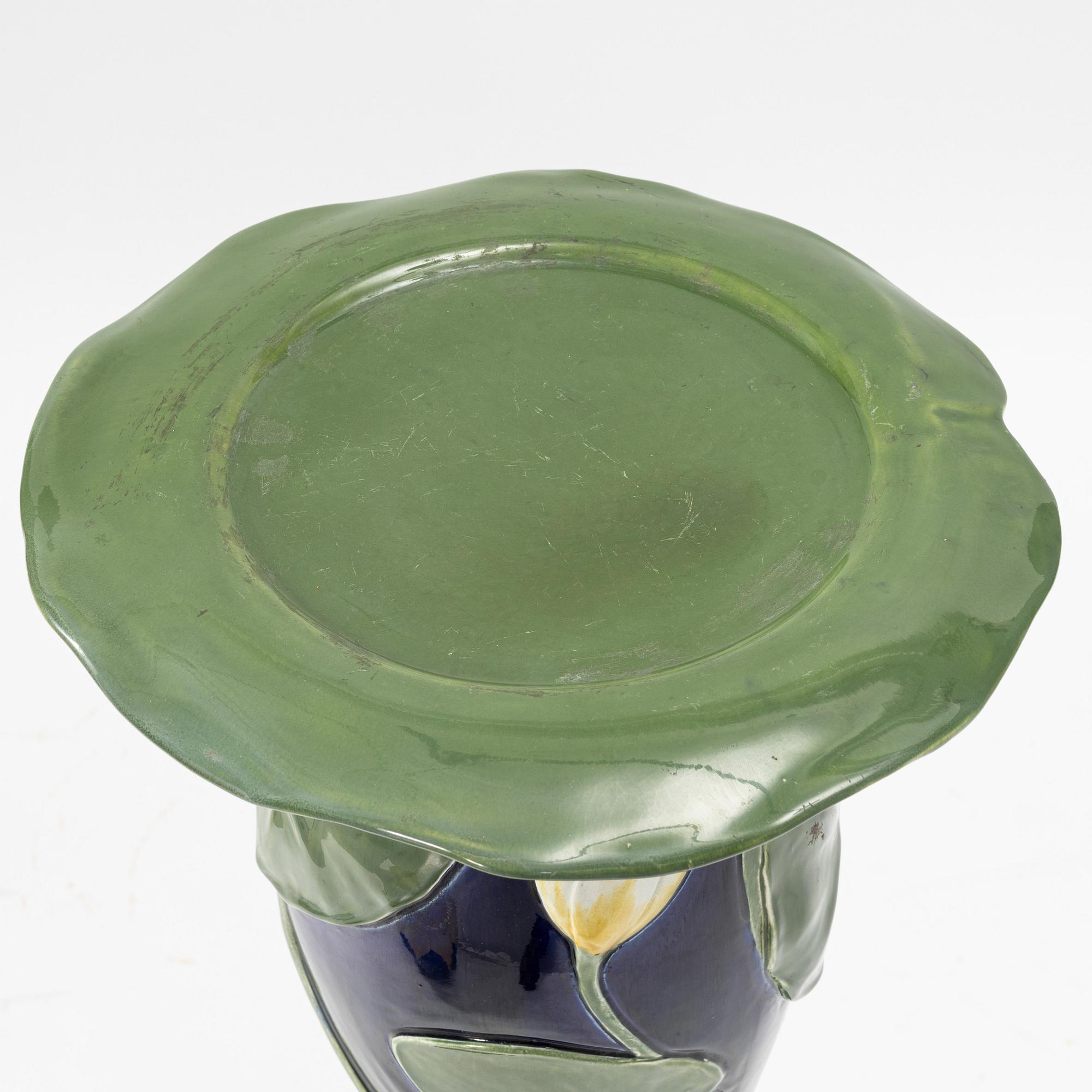 Georg Christian Asplund, Piedestal med urna, jugend, Rörstrand, flintgods, omkring år 1900.