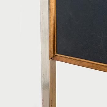 Kirjoituspöytä, HH. Martyn & Co Ltd, päivätty kesäkuu 1966.