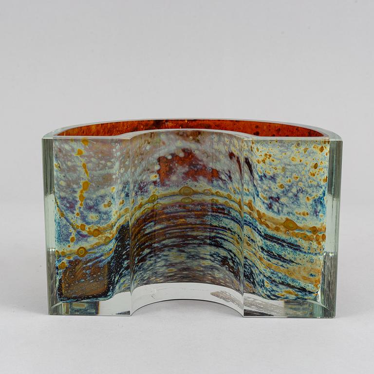 A vase/sculpture by Ivo Rozsypal, the Czech Republic, signed and dated -83.