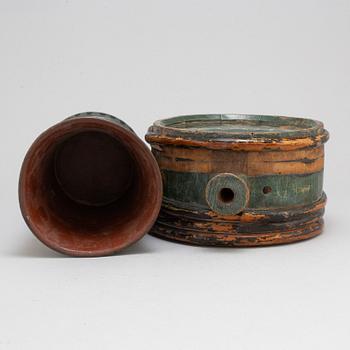 A Swedish wooden cup and bottle, late 18th / early 19th century.