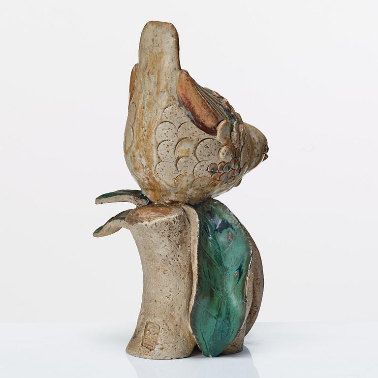 Tyra Lundgren, a stoneware sculpture of a bird, Sèvres, France 1934-39.