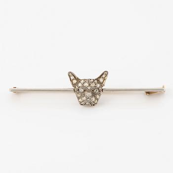 Brooch, gold in the form of a cat with rose-cut diamonds.