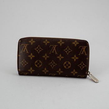 LOUIS VUITTON, a monogram canvas 'Zippy' wallet.