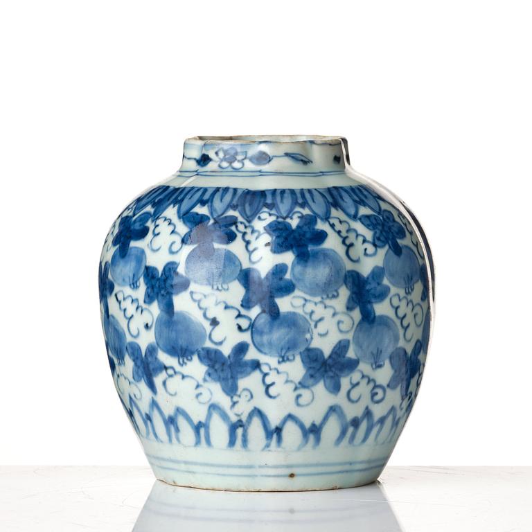 A blue and white jar, Ming dynasty, Wanli (1572-1620).