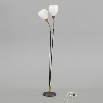 GOLVLAMPA, omkring 1900-talets mitt.