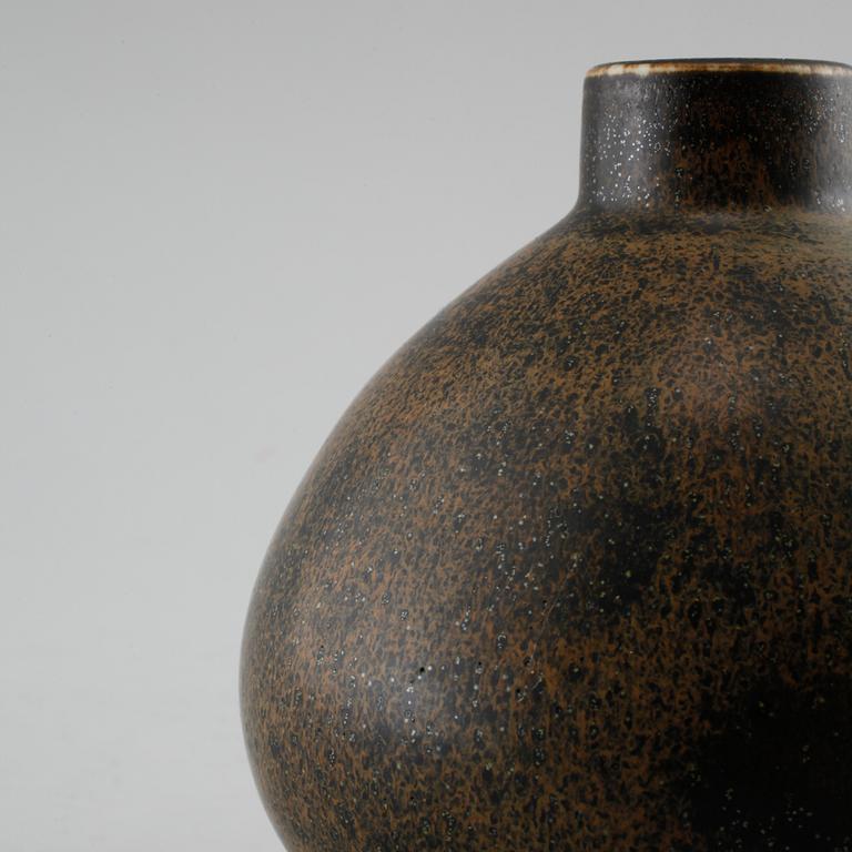 Unique stoneware vase by CARL-HARRY STÅLHANE, Rörstrand, signed and dated -63.