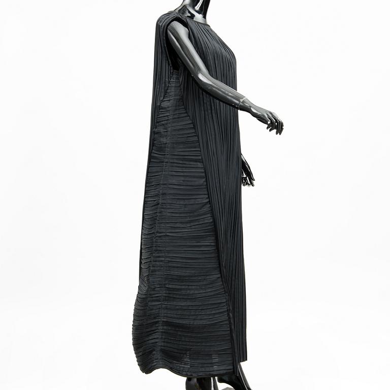 An Arrey Kono Long Dress, size M.