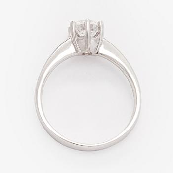 Bucherer, ring, 18K vitguld med briljantslipad diamant 1,02 ct. SJL certifikat.