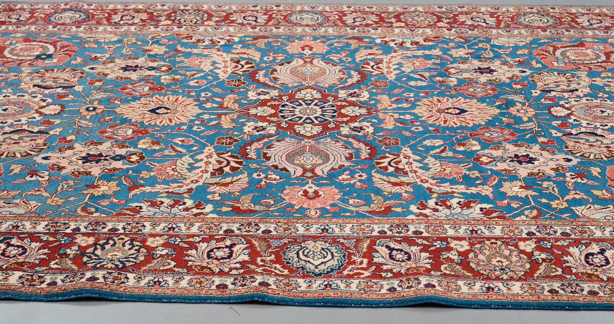 MATTO, a semi-antique Tabriz, ca 359,5 x  259 cm.
