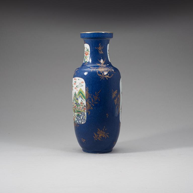 A powder blue vase, Qing dynasty, 19th Century.