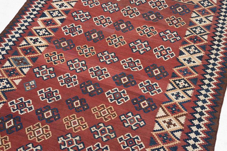 Antique Qashqai kilim, southern Persia (Iran), c. 249 x 158 cm.