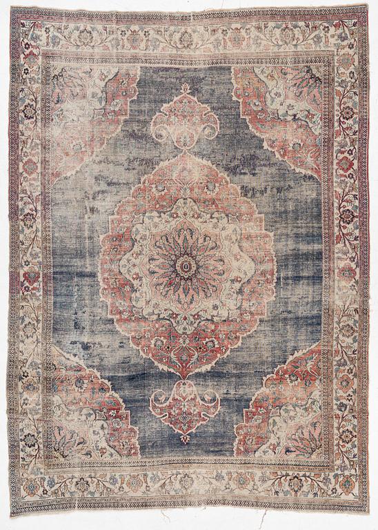 An antique Doroshk carpet, East Persian, c. 406 x 295 cm.