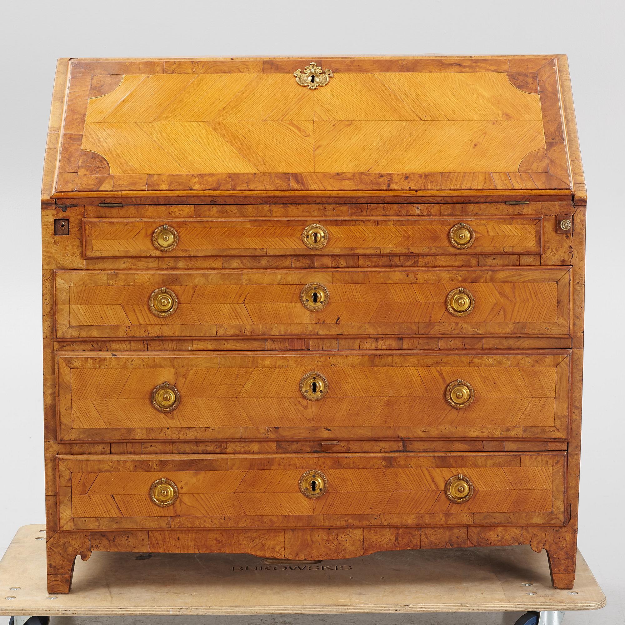 A Gustavian elm-veneered secretaire, late 18th century.