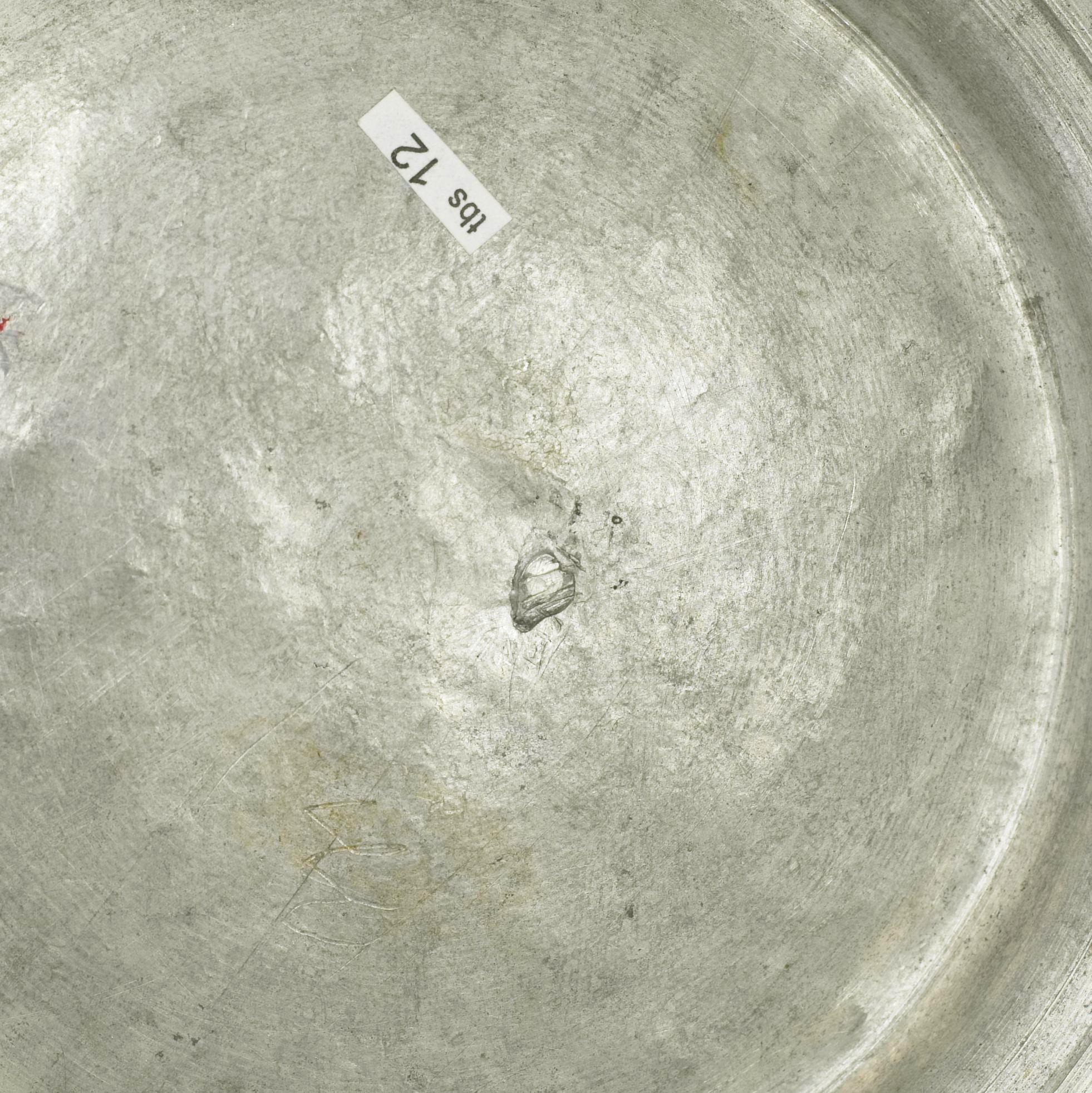 An 18/19th century pewter bowl.