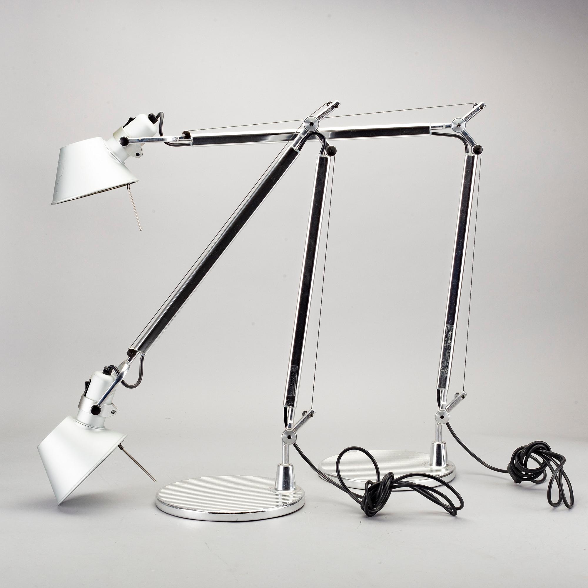 BORDSLAMPOR, ett par, "Tolomeo", Michele De Lucchi och Giancarlo Fassina, för Artemide, Italien.