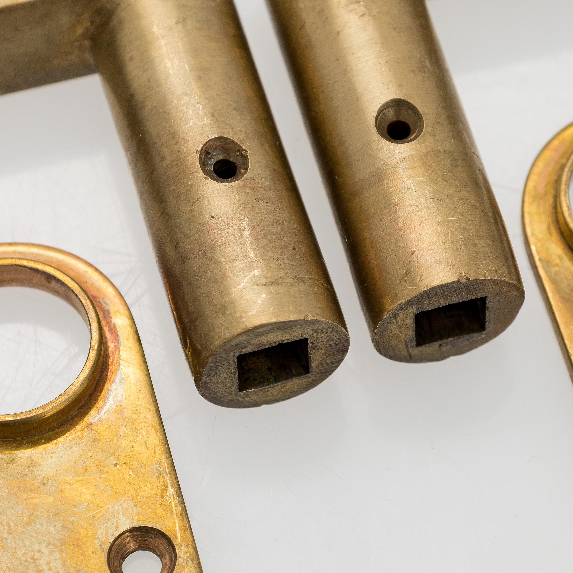 Dörrhandtag, 6 par, modell 75, tillverkare Mariefors Bruk. Modellen formgiven 1952.