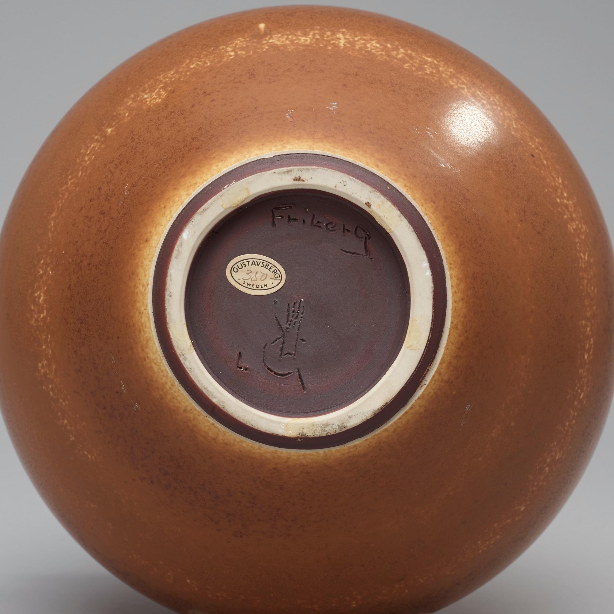 Berndt Friberg, A Berndt Friberg stoneware vase, Gustavsberg Studio 1970.
