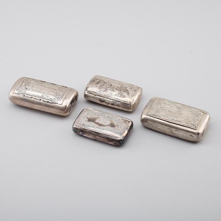 SNUSDOSOR, 4 st, silver, 1800-/1900-tal. Vikt ca 323 gram.