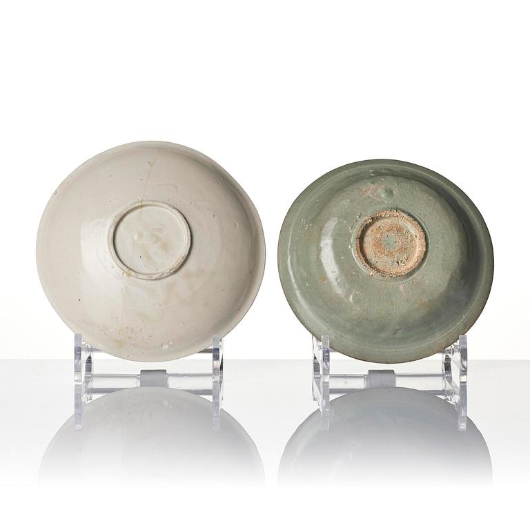 A group lot of ceramics for the Southeast Asian market, 14/16th century. (7 pieces).