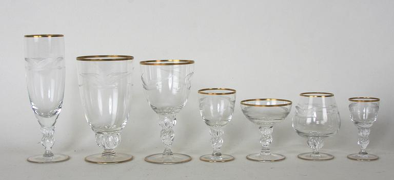 SERVISDELAR, ca 130 delar. Glas och porslin, Bing & Gröndahl "Måsen".