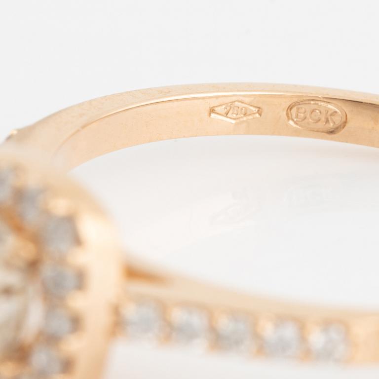 Brilliant cut diamond ring.