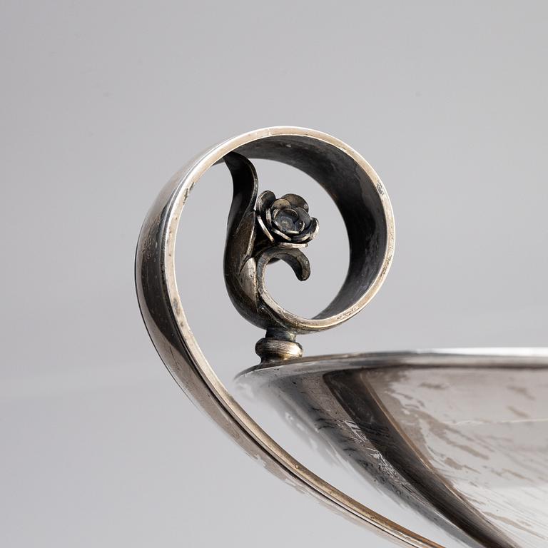 Atelier Borgila, a sterling silver bowl on foot, Stockholm 1930.