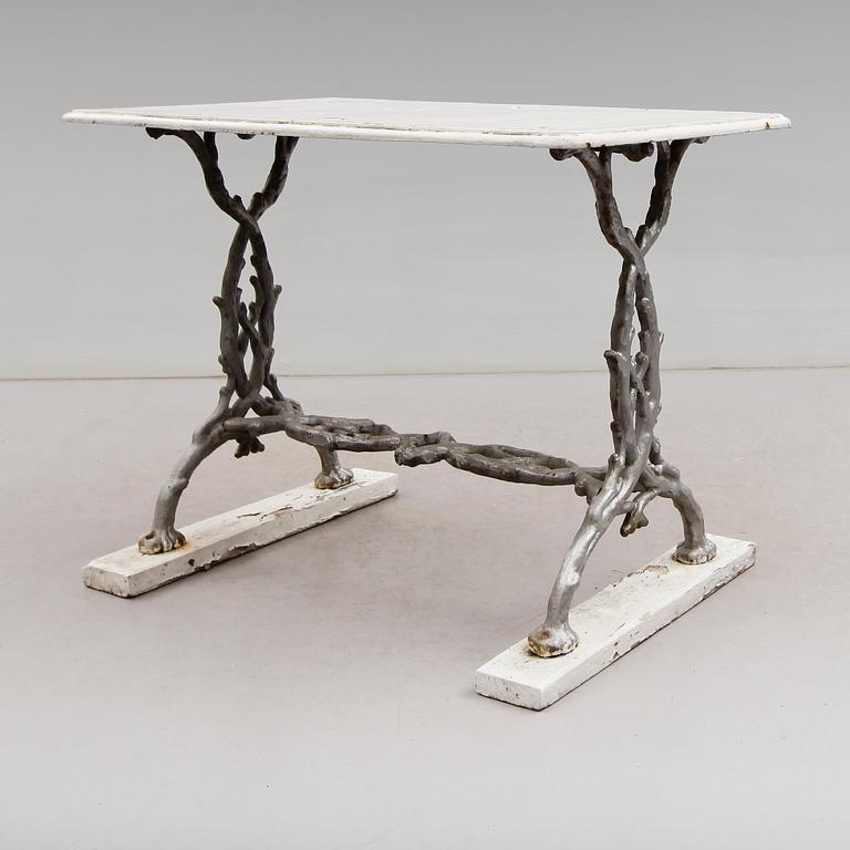 BORD, 1900-talets första hälft.