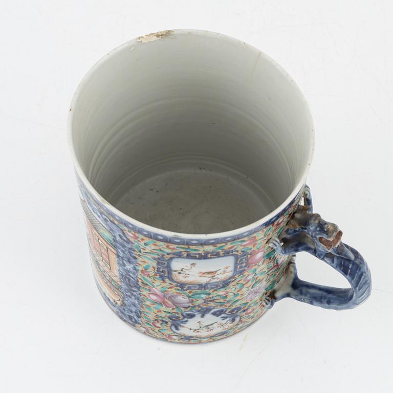 A large famille rose tankard, Qing dynasty, 18th Century.