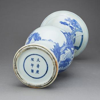 VAS, porslin, Kangxistil, Kina 1800-tal.