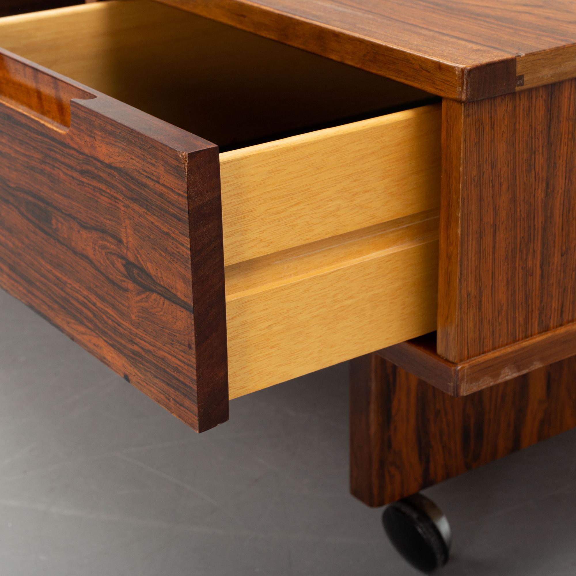 Torbjørn Afdal, a rosewodd veneered coffee table, Haug Snekkeri A/S, Bruksbo, Norway, 1960's/70's.