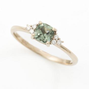Ring in 14K white gold with tourmaline and brilliant-cut diamonds.
